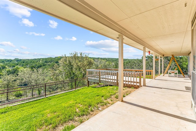 view of yard featuring a patio