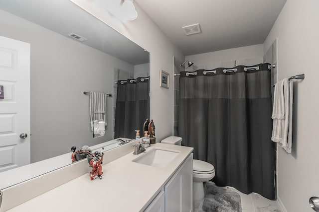 bathroom with a shower with shower curtain, vanity, and toilet