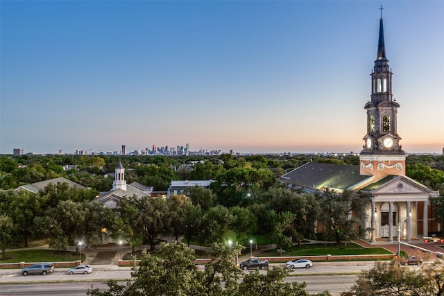 view of aerial view at dusk