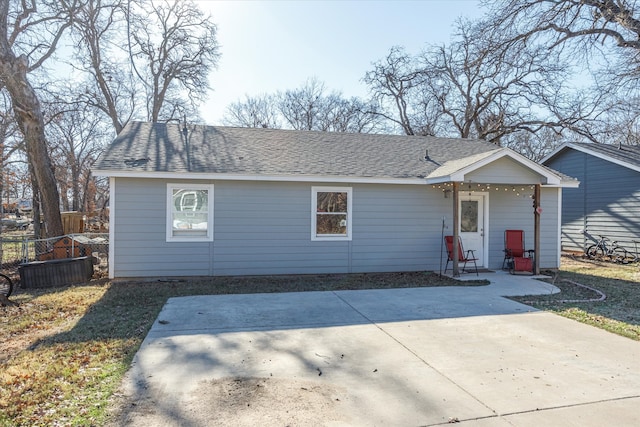 view of front of property