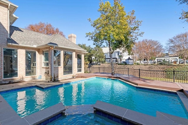 view of swimming pool