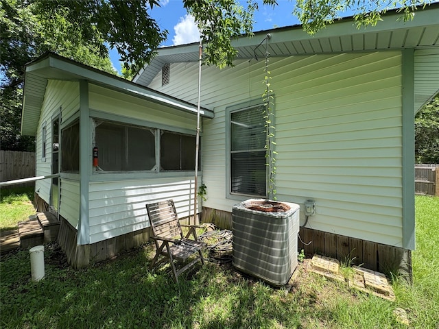 761 S Pacific St, Canton, TX 75103 - view of side of home with cooling unit and fence