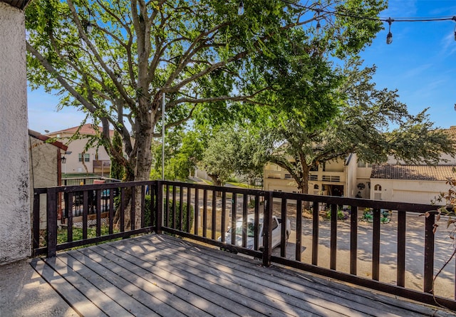 view of swimming pool with a patio and a yard