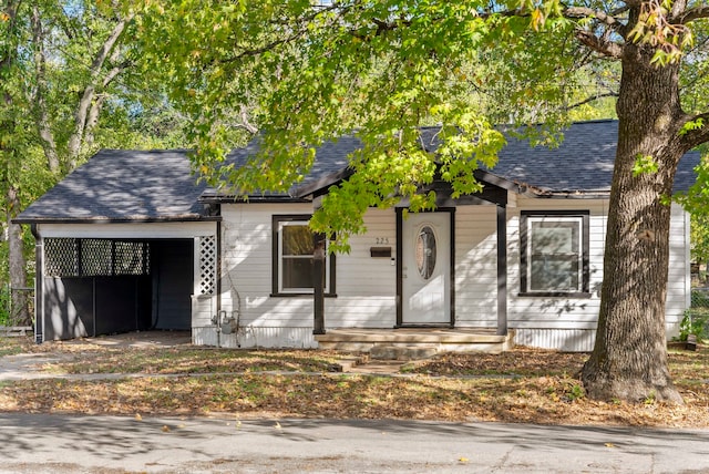 view of front facade featuring a carport