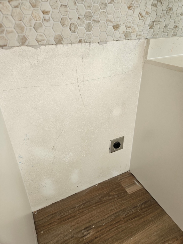 laundry area with electric dryer hookup and hardwood / wood-style floors