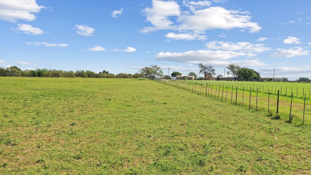 view of yard featuring a rural view