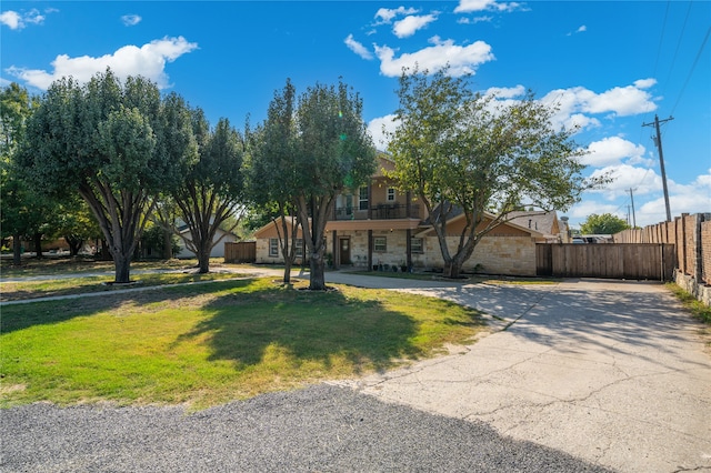 view of front of home with a front yard