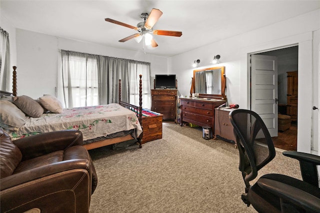 bedroom featuring carpet floors and ceiling fan