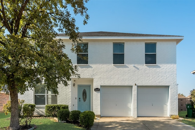 view of front facade featuring a garage