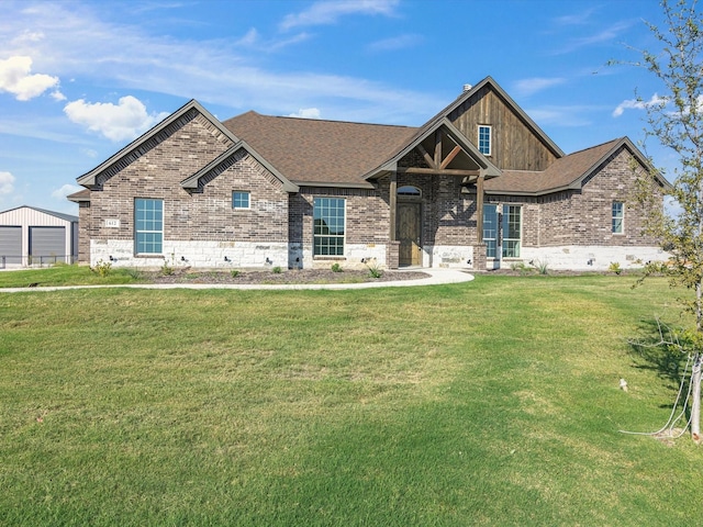 craftsman house with a front yard