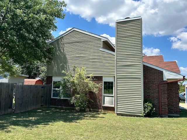 exterior space featuring a lawn