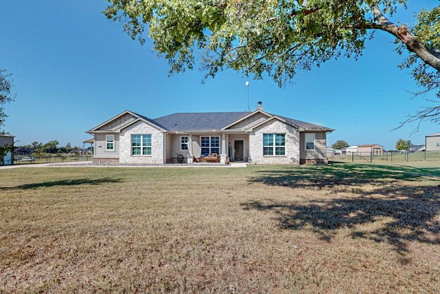 view of front facade featuring a front lawn