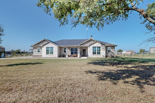 view of front of house featuring a front yard