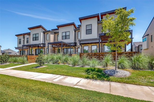 view of front of house with a front yard