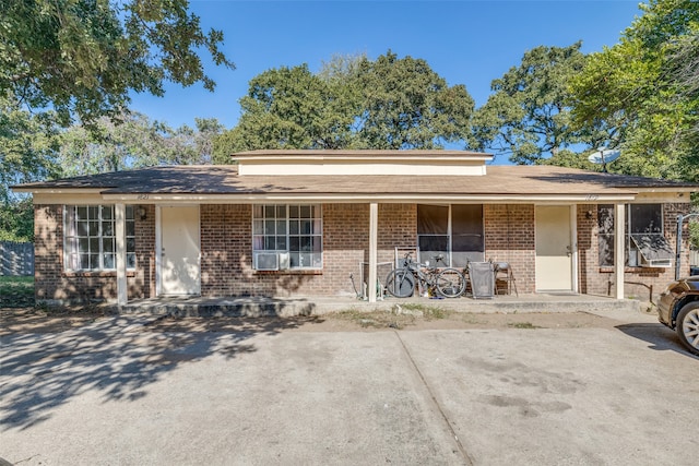 view of front of house with a porch