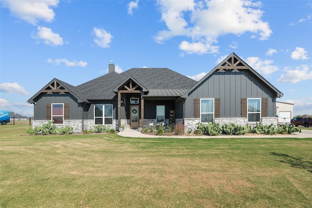 craftsman-style home featuring a front yard