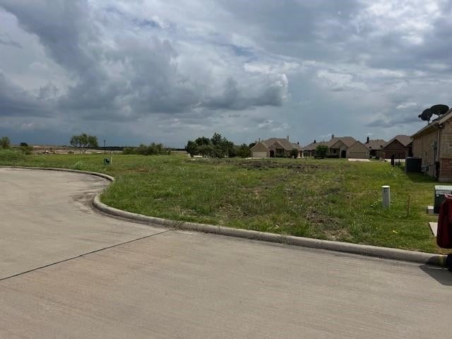 Listing photo 3 for 905 Saint Matthew Cir, Royse City TX 75189