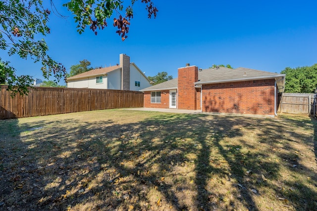 view of yard with a patio