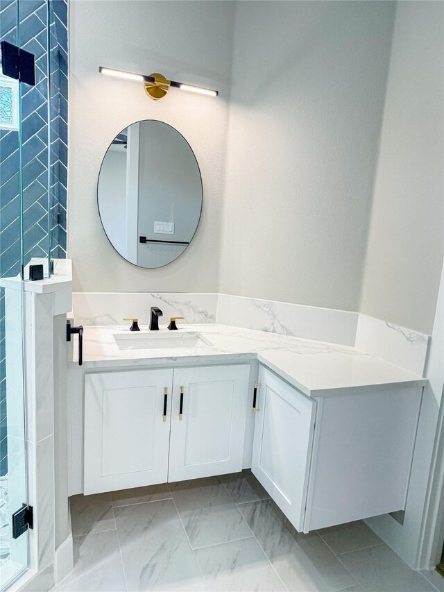 bathroom featuring a shower with shower door and toilet