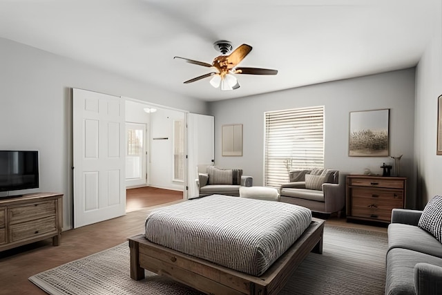 bedroom with ceiling fan