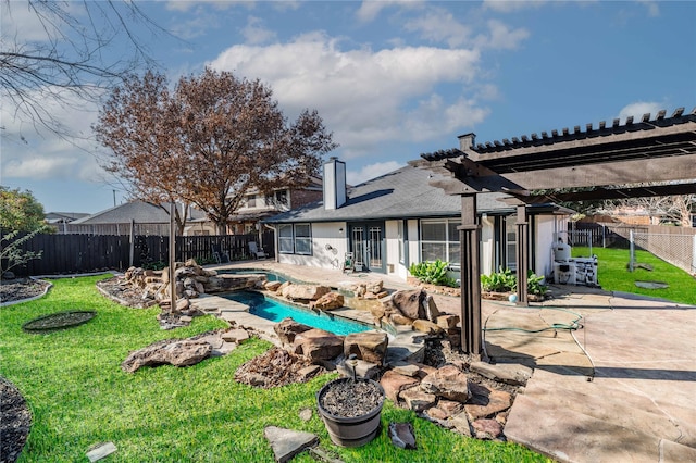 view of yard featuring a pergola, a fenced in pool, and a patio