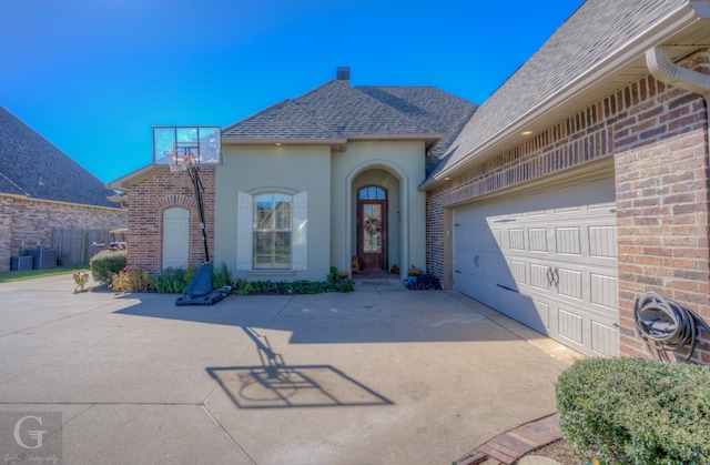 view of front of house featuring a garage