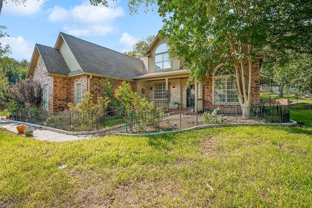 view of front of house with a front yard