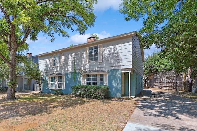 view of front of property