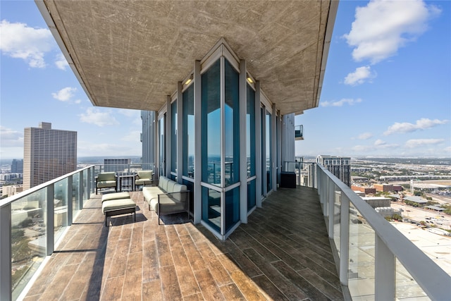 balcony featuring an outdoor hangout area