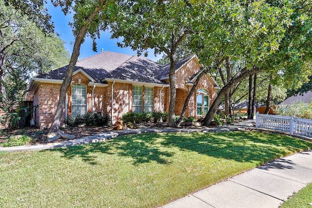 view of front of house featuring a front yard