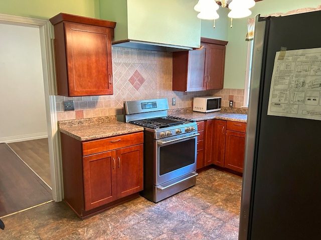 kitchen with stainless steel appliances, dark hardwood / wood-style floors, decorative backsplash, and exhaust hood