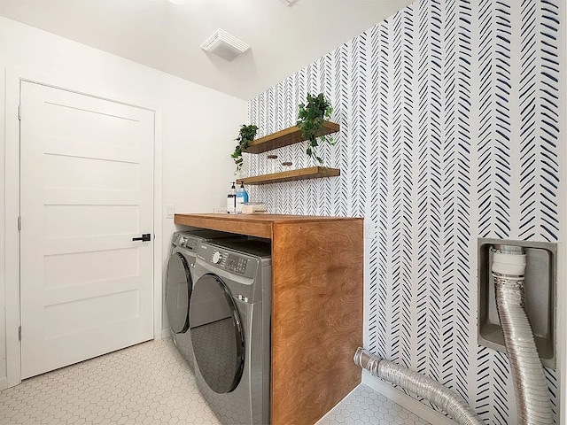 washroom featuring light tile patterned floors