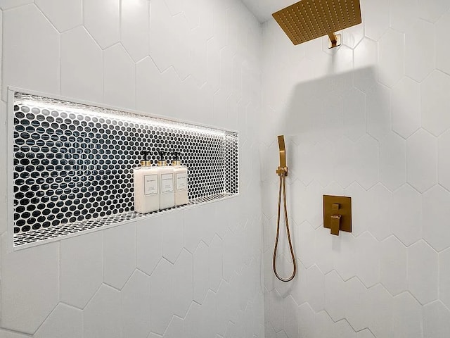 room details featuring a shower