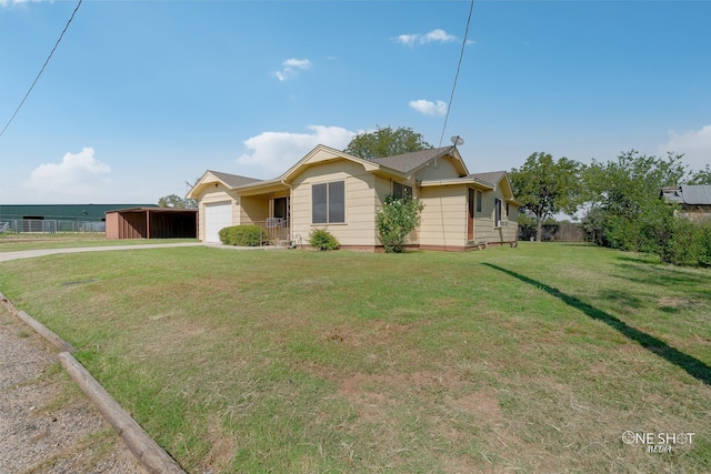 ranch-style home with a front yard