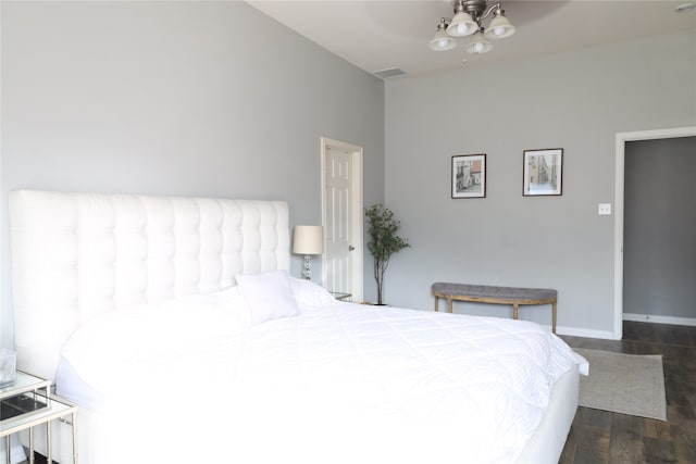 bedroom featuring dark wood-type flooring and ceiling fan