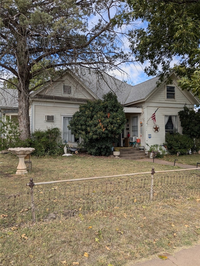 view of front of house featuring a front yard