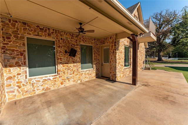 view of patio / terrace with ceiling fan