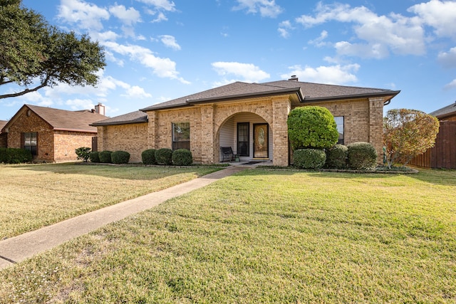 view of front of property with a front yard