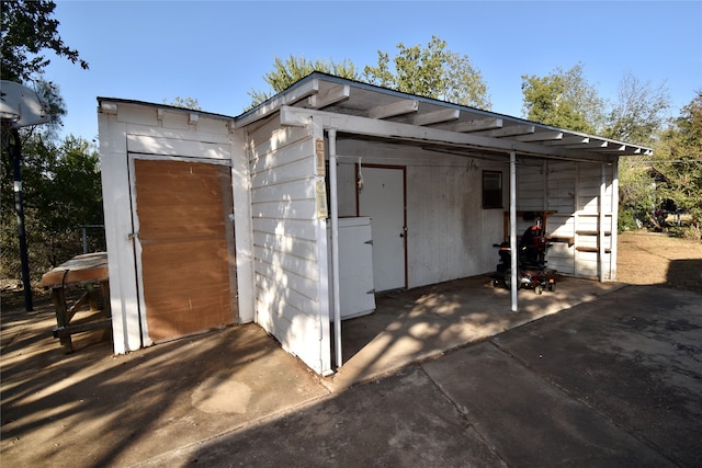 view of outbuilding