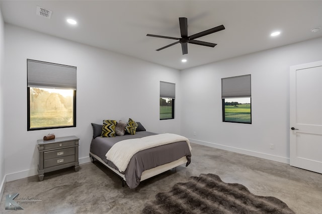 bedroom with ceiling fan