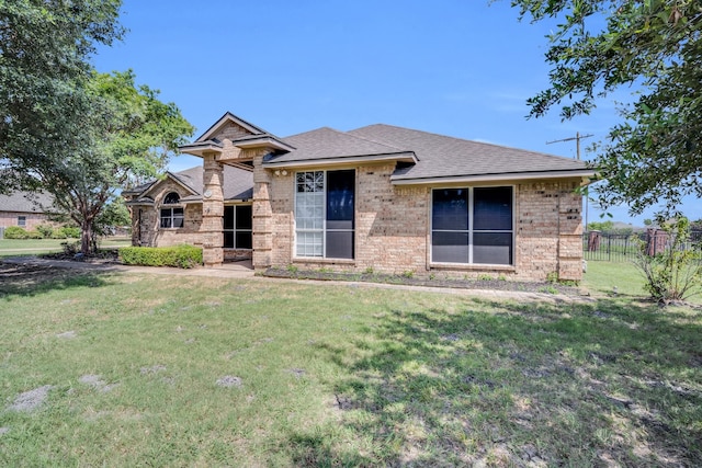 view of front of house featuring a front yard