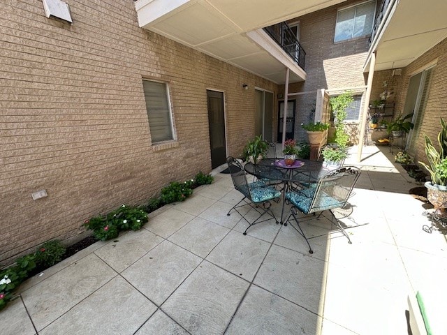 Listing photo 2 for 6314 Bandera Ave Unit A, Dallas TX 75225