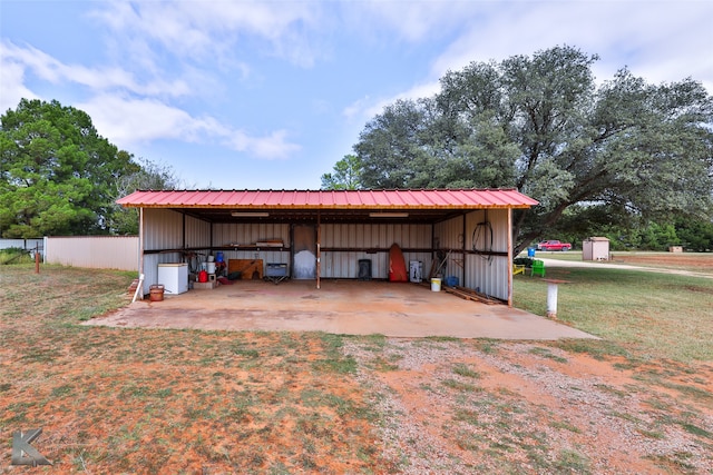 exterior space featuring a yard