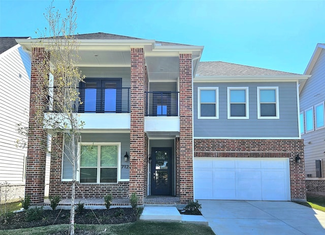 view of front facade with a garage