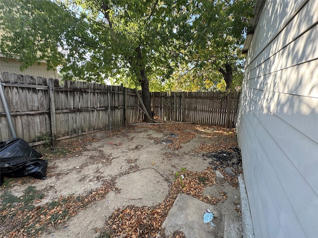 view of yard with a patio area