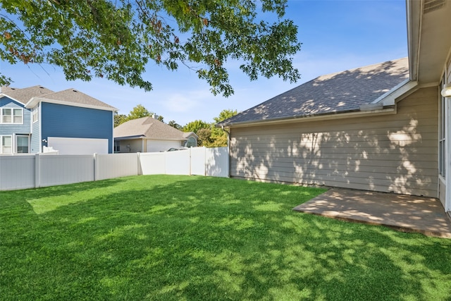 view of yard with a patio area