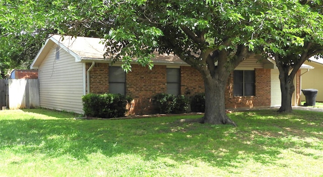 view of front of property with a front yard