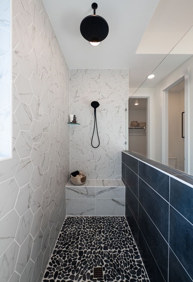 4127 Olmsted Dr, Rockwall, TX 75032 - bathroom with tiled shower