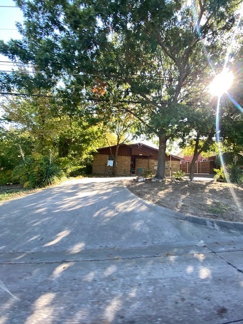 view of front of property