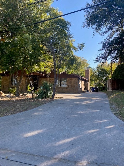 view of front of property